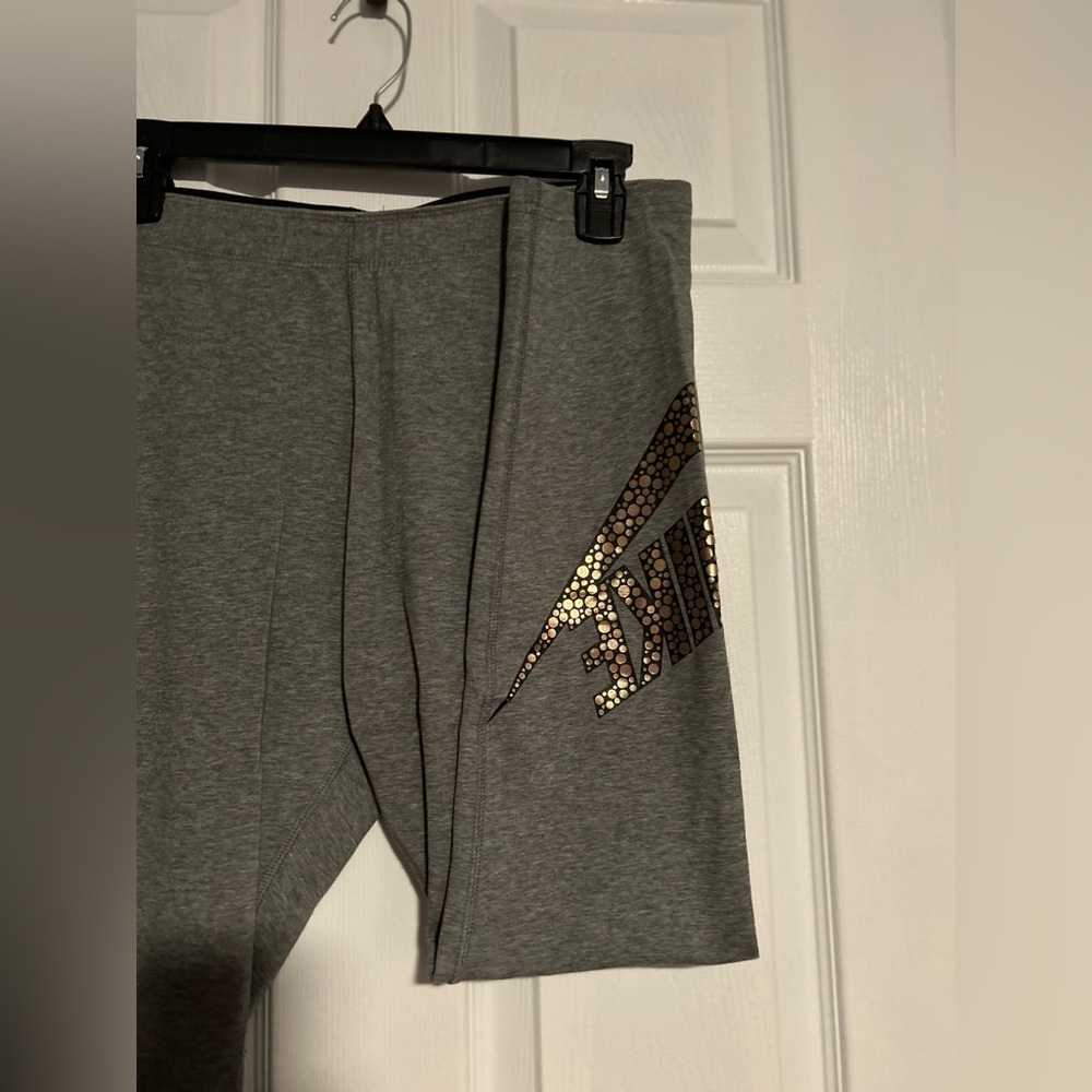NWOT Nike Women’s Leggings